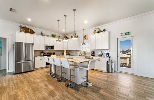 Dauphin Island House | Beautiful Brand New 2500 sq ft Beach House Steps from Gulf/Spectacular Views