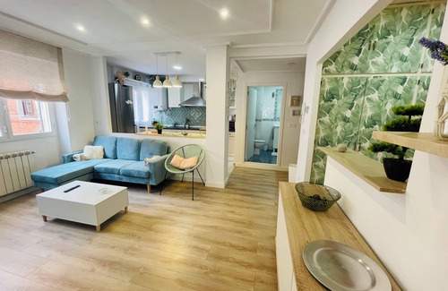 Distrito Llano Apartment | Beautiful bright and recently refurbished apartment 5 min walk to centre