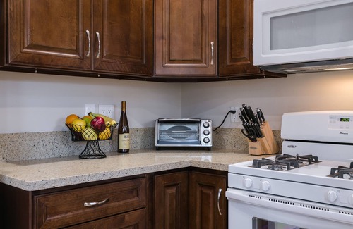 Lake Balboa House | Beautiful, Bright & Charming