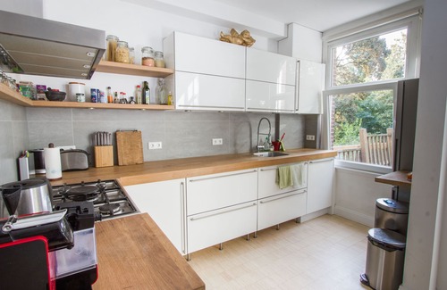 De Krommerdt Apartment | Beautiful&Bright|Central Located| Private&Triple Glass Isolated|W Big Balcony