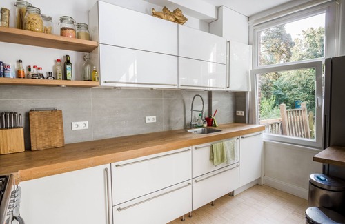 De Krommerdt Apartment | Beautiful&Bright|Central Located| Private&Triple Glass Isolated|W Big Balcony