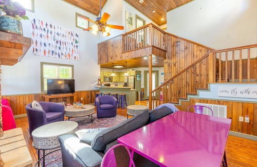 Heber Springs House | Beautiful, Bright Home Steps From Little Red River