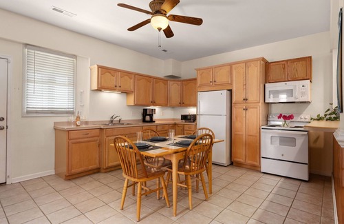 Kill Devil Hills Apartment | Beautiful Budget Oasis & Pup-Friendly Oceanside Retreat! Walk-In Shower & More!