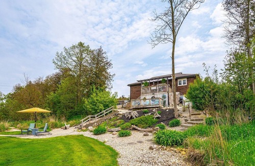 Fergus House | Beautiful Bungalow on Grand River in Fergus.