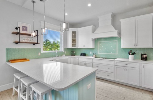 Holmes Beach House | Beautiful Bungalow with Private Pool! Close to Beach!