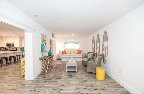 Anna Maria Villa | Beautiful Bungalow with Pool and Bay Views! - Barefoot by the Bay at Bayside Bun