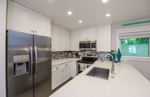 Anna Maria Villa | Beautiful Bungalow with Pool and Bay Views! - Barefoot by the Bay at Bayside Bun