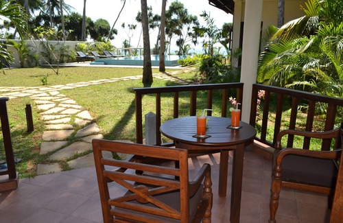 Ranna House | Beautiful bungalows right on the beach in a small boutique resort near Tangalle