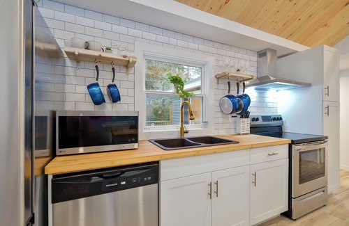Cape Breton Regional Municipality Cabin | Beautiful cabin close to golf, skiing, marina and city. (Dog friendly)