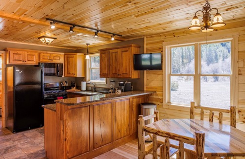 Philipsburg Cabin | Beautiful Cabin On The Banks Of Rock Creek - Willow Cabin