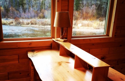 Philipsburg Cabin | Beautiful Cabin On The Banks Of Rock Creek - Willow Cabin
