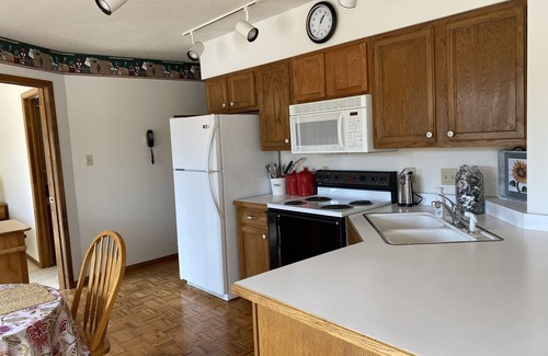 Flippin House | Beautiful Cabin Right on the Banks of the White River - Great View!