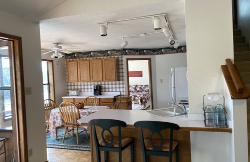 Flippin House | Beautiful Cabin Right on the Banks of the White River - Great View!
