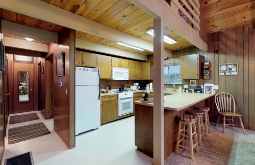 Glencoe Cabin | Beautiful cabin w/big deck and wraparound deck, near hiking & skiing - dogs ok