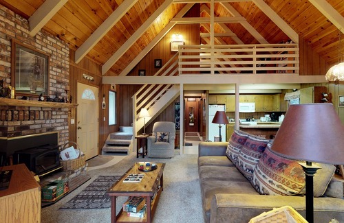 Glencoe Cabin | Beautiful cabin w/big deck and wraparound deck, near hiking & skiing - dogs ok