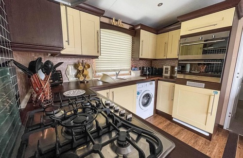 Hunstanton House | Beautiful caravan at Manor Park in Hunstanton beach, Norfolk ref 23026H