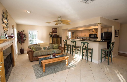 Bee Ridge House | Beautiful Central Sarasota Pool Home