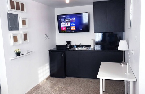 Ponce Centro Apartment | Beautiful Chandeliers, Cozy & Enjoyable Studio - Balcony/FREE WIFI - 302