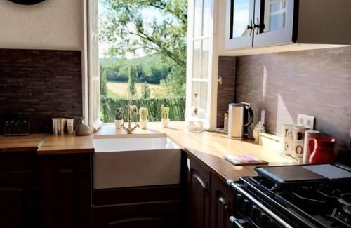Arcambal House | Beautiful character house overlooking Le Lot. nRiverside location with slip.