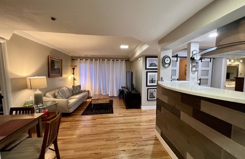 Cherry Creek Apartment | Beautiful Cherry Creek Condo right in the heart of town and restaurants