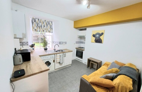 Central Aberdeen Apartment | Beautiful city centre flat in traditional building