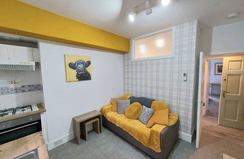 Central Aberdeen Apartment | Beautiful city centre flat in traditional building