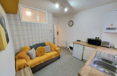 Central Aberdeen Apartment | Beautiful city centre flat in traditional building