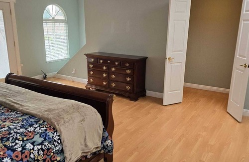 Union City House | Beautiful classy house for relaxation. Huge spaces and a great ambiance.