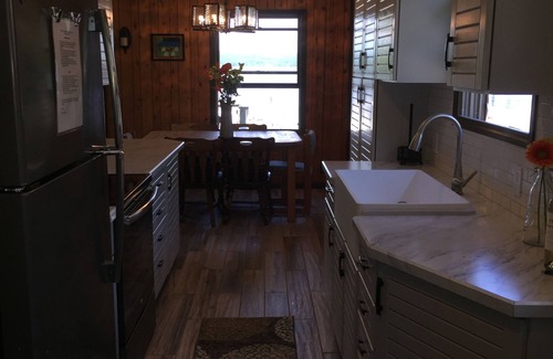 Petoskey Cabin | Beautiful, Clean and Comfortable Cottage on Crooked Lake- Sleeps 8