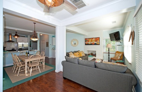 Clearwater Beach House | Beautiful Clearwater Beach Home just across from the Beach - Drive to your door.