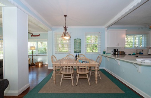 Clearwater Beach House | Beautiful Clearwater Beach Home just across from the Beach - Drive to your door.