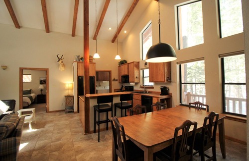 Cloudcroft House | Beautiful Cloudcroft Getaway cabin on National Forest & biking/hiking trails