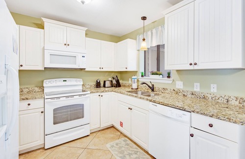 Miramar Beach House | Beautiful coastal townhome with WiFi, washer/dryer, pool, & beach access