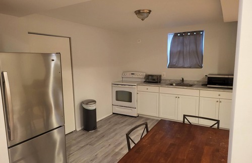 Leesburg House | Beautiful Colonial Duplex 4BR 1BA