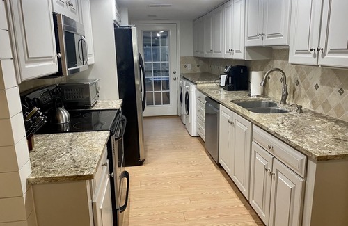 Hilton Head Island Condo | Beautiful Condo in Beachfront Complex with Heated Pool