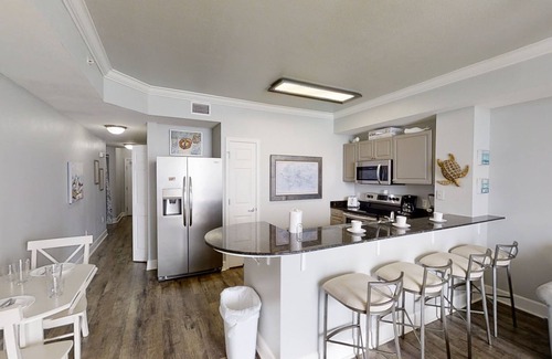 Panama City Beach Condo | Beautiful Condo! Free Beach Chairs Free round of Golf & Activities Every Day!