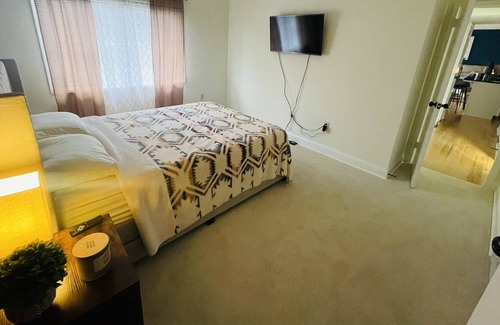 Aspen Hill Condo | Beautiful condo - Entire place (1bed/1bath)