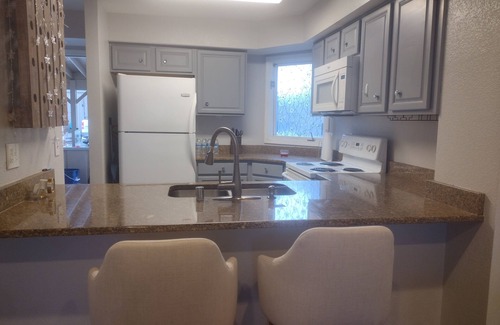Old Seward - Oceanview Condo | Beautiful condo in south anchorage right by Turnagain Arm and hiking trails!