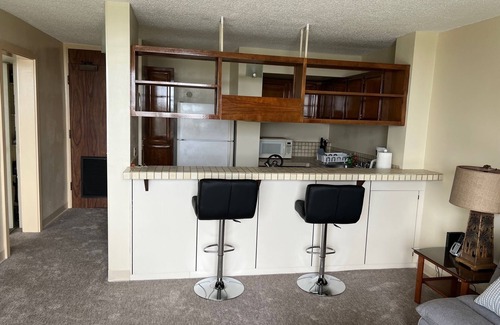 Hilo Condo | Beautiful Condo in the Heart of Hilo - Pool - A/C #718