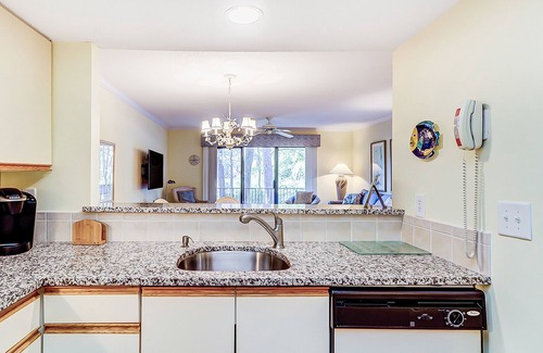 Palmetto Dunes Condo | Beautiful Condo in Fantastic Location Near Beach w/Shared Pool, WiFi, AC, W/D