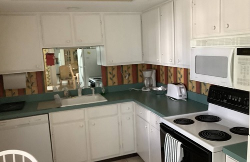 Royal Harbor Condo | Beautiful Condo on Naples Bay