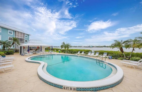 Royal Harbor Condo | Beautiful Condo on Naples Bay