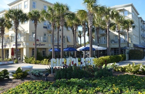 Gulf Place Apartment | Beautiful Condo Steps from the Beach with Lovely Large Patio.