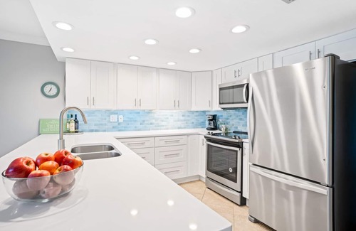 St. Petersburg - Clearwater Condo | Beautiful Condo w/Balcony ON THE BEACH