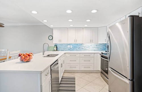 St. Petersburg - Clearwater Condo | Beautiful Condo w/Balcony ON THE BEACH