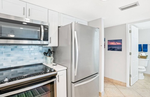 St. Petersburg - Clearwater Condo | Beautiful Condo w/Balcony ON THE BEACH