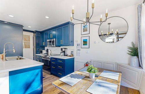 Kings Beach Condo | Beautiful condo with modern appliances, two decks, and shared pool