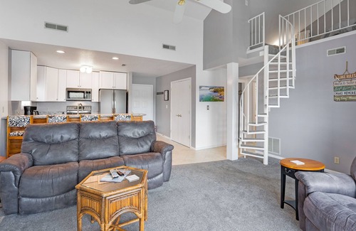 Lake of the Ozarks House | Beautiful Condo with Main Channel View Sleeps 8