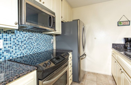 Townsite Condo | Beautiful Condo with Pool/Spa/Fitness Room!
