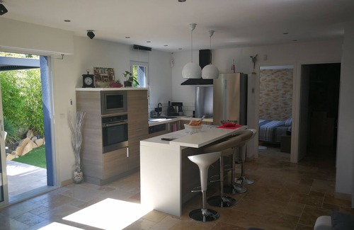 Les Arcs-sur-Argens Villa | Beautiful contemporary villa close to azure and lake